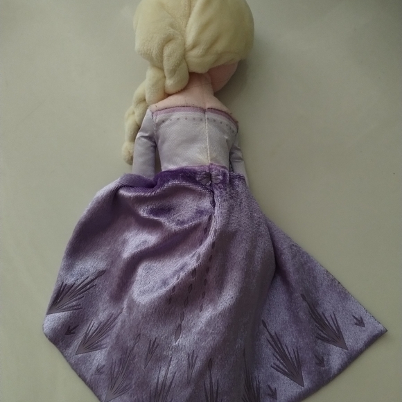 Frozen 2 Elsa Soft Plush - Picture 2 of 4
